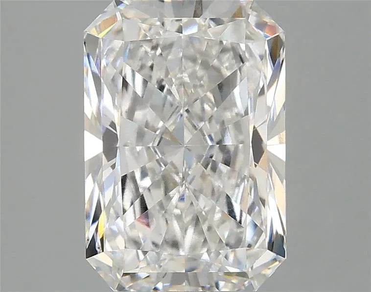 3.03ct Radiant Lab Grown Diamond (Colour E, Clarity VVS2, IGI Certified)